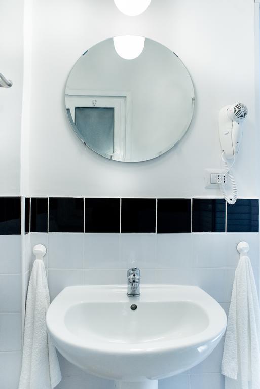 Bed & Breakfast Cm Piramide Roma